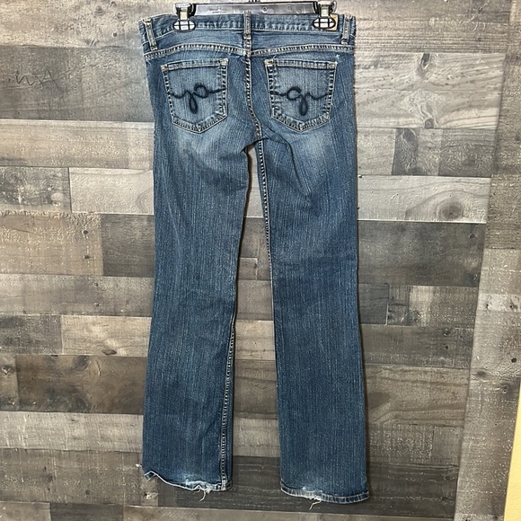 “Foxy-Flare” Guess Jeans - Picture 4 of 11